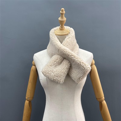 Come rendere più elegante una sciarpa di pelliccia per bambini?